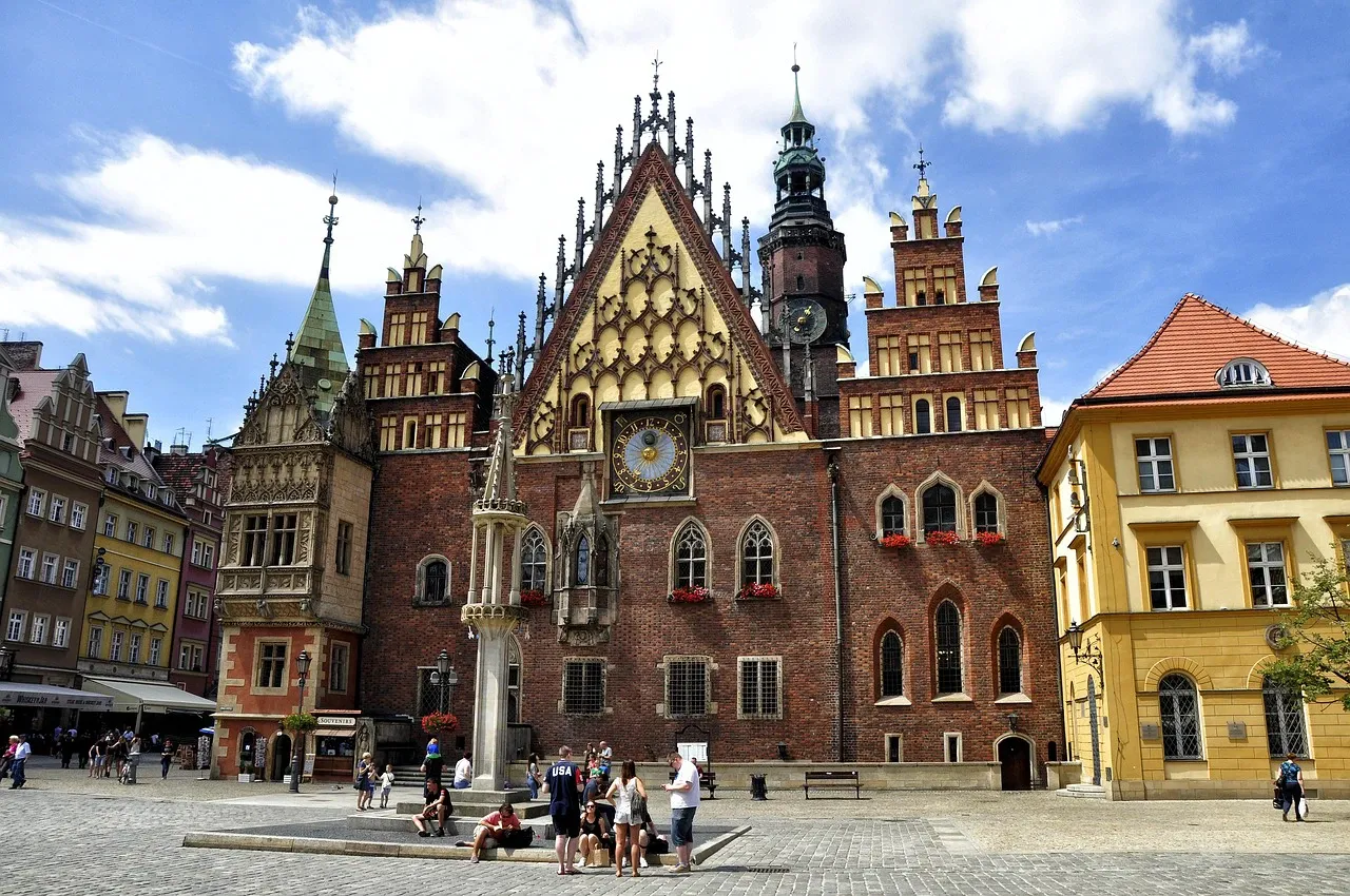 Discover Wrocław's Enchanting Floating Lanterns Festival: A Summer Evening Tradition in Eastern Europe